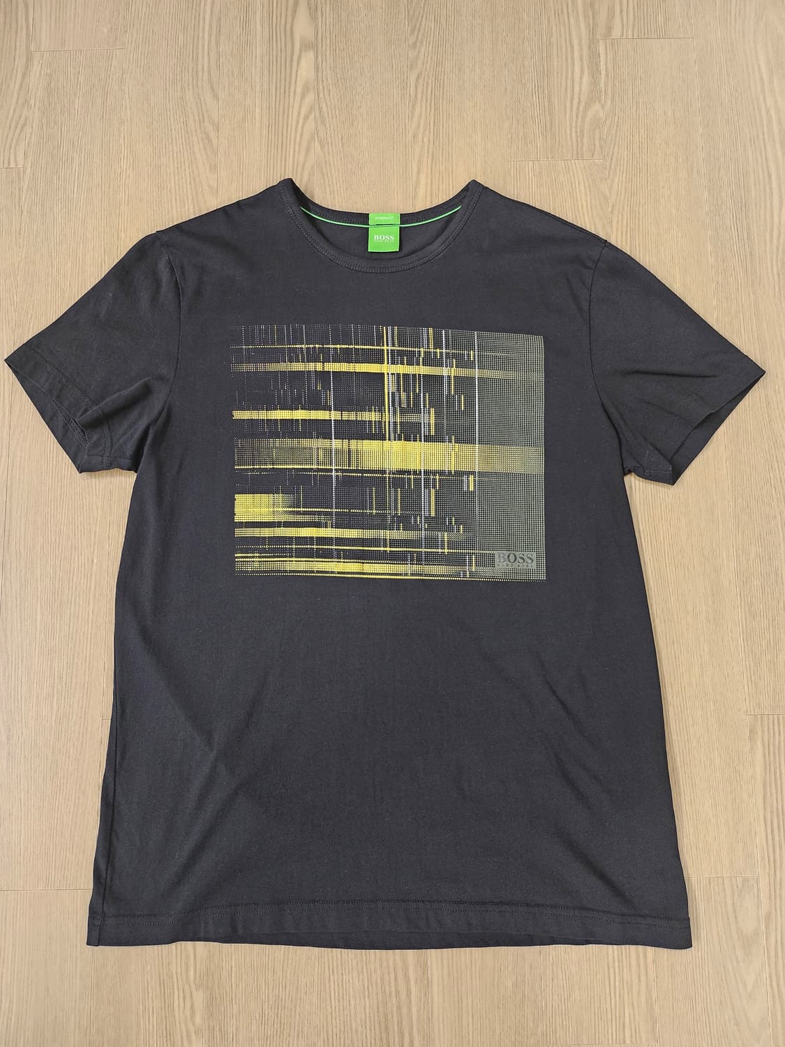 휴고보스 그래픽 반팔 티 블랙 상품이미지1