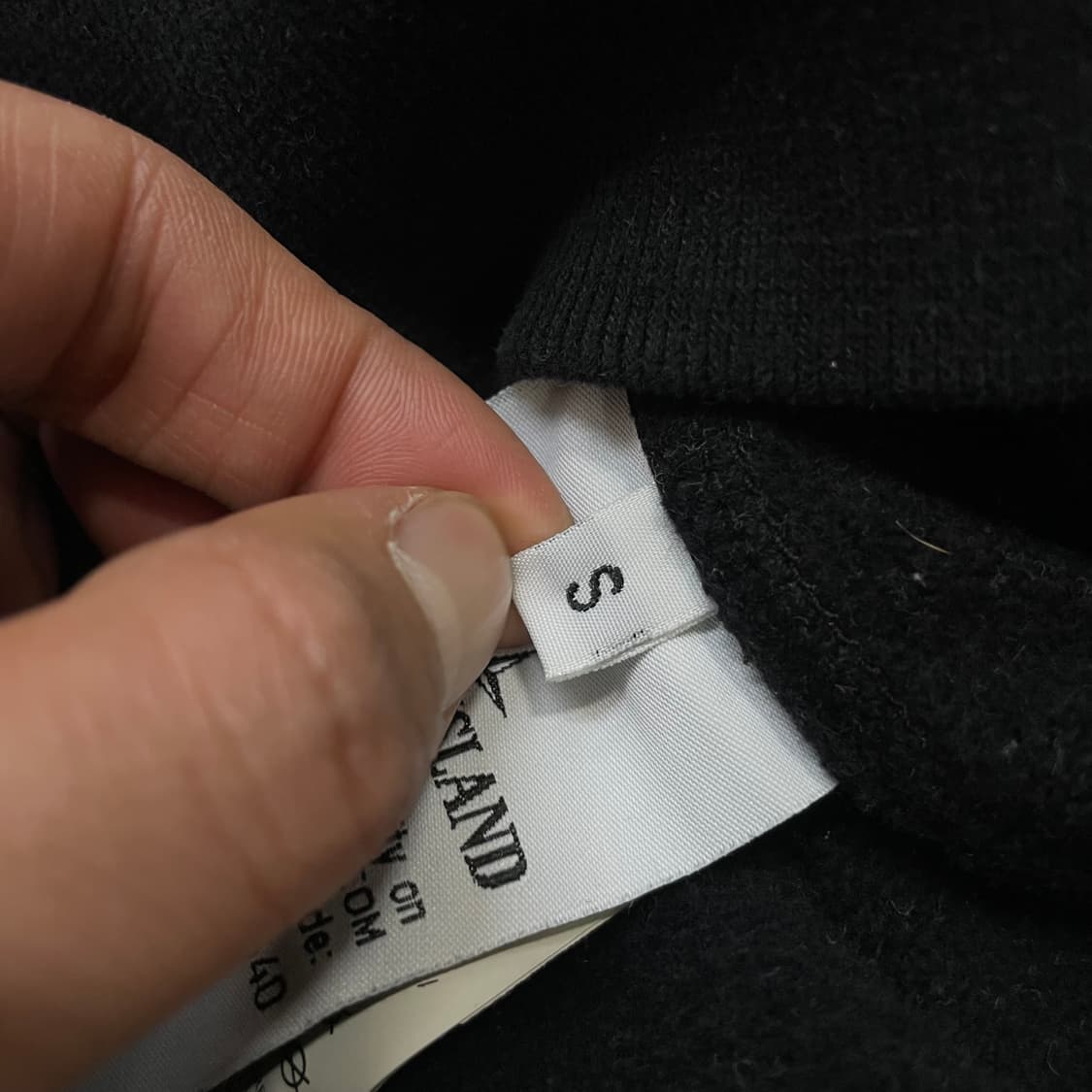 스톤아일랜드 와펜 패치 크루넥 맨투맨 블랙 상품이미지6