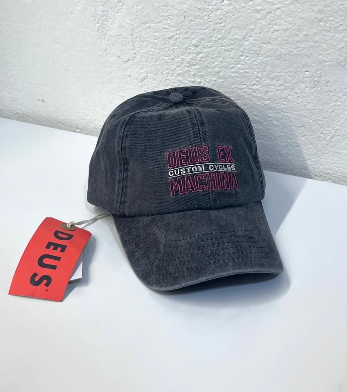 데우스 엑스 마키나 모자 상품이미지1