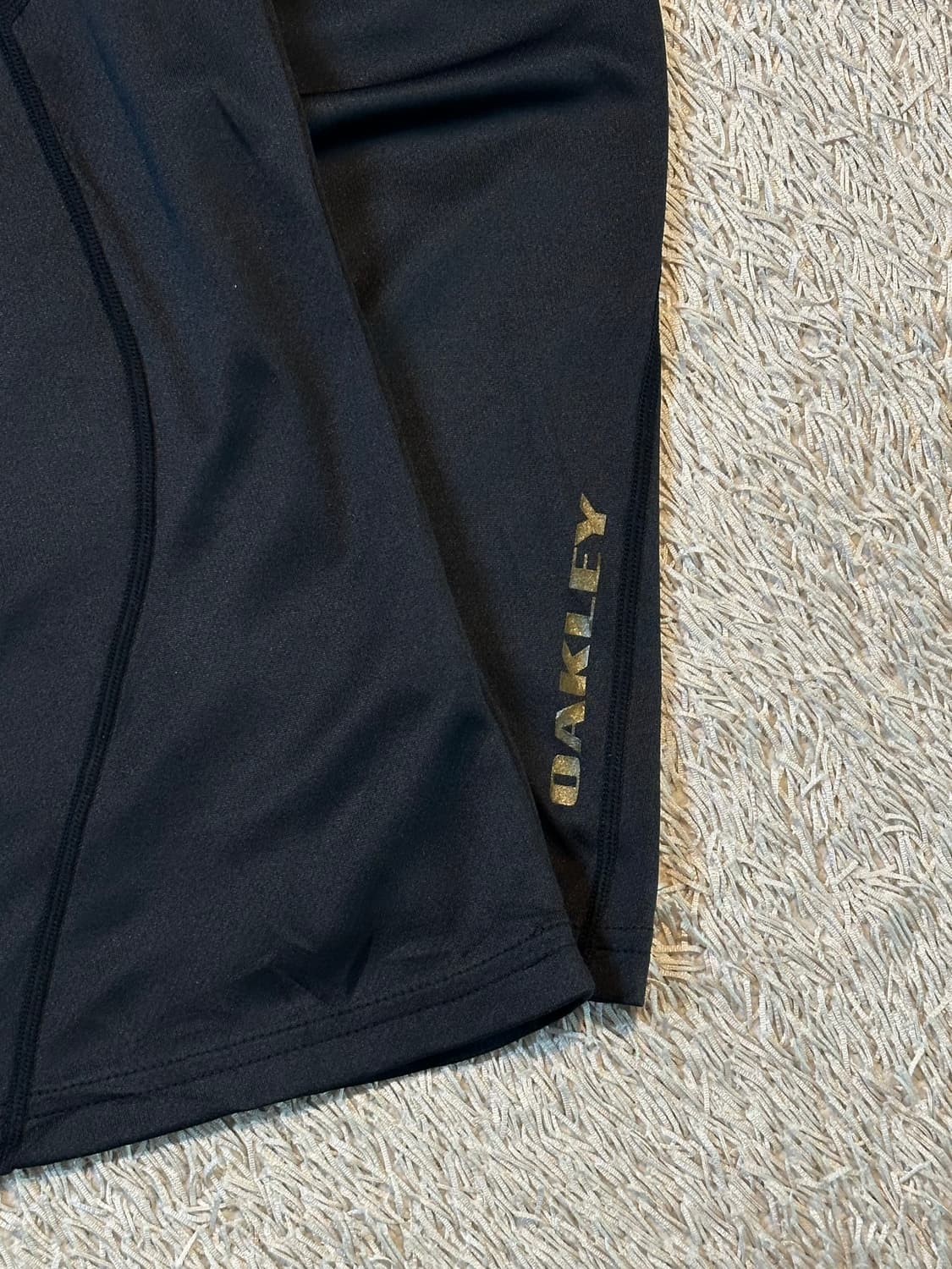 오클리 OAKLEY 센터로고 기능성 긴팔 티셔츠 블랙 상품이미지3