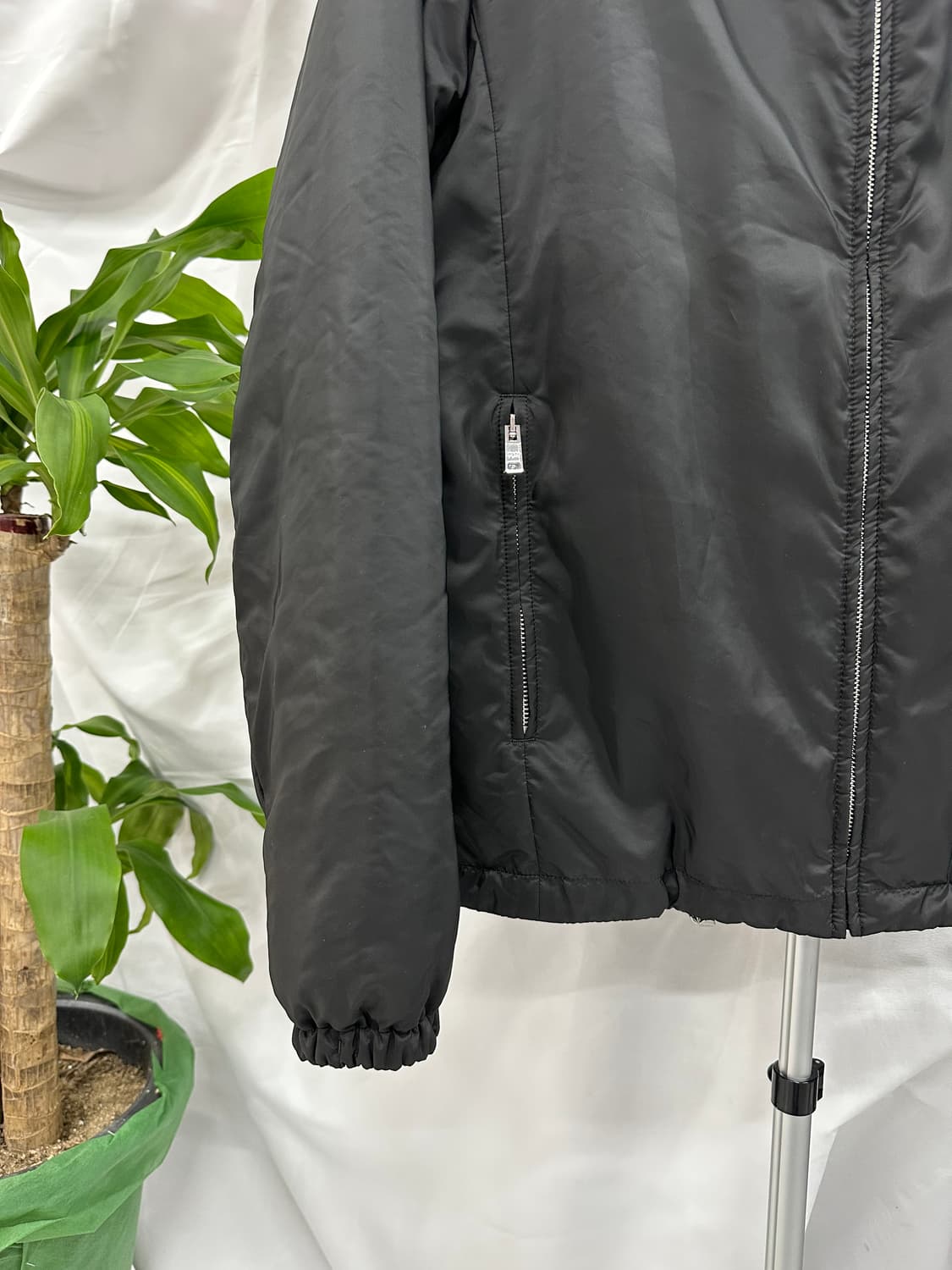 [정품] 프라다 삼각로고 리버서블 경량 패딩 자켓 52사이즈 상품이미지4