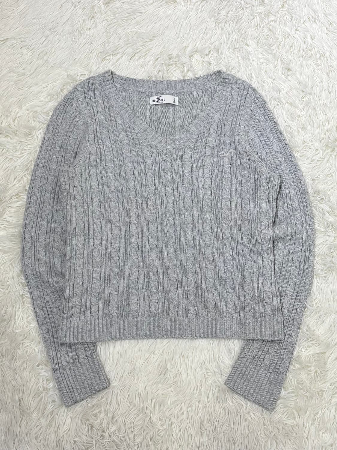 홀리스터 스몰로고 브이넥 케이블 니트 상품이미지3