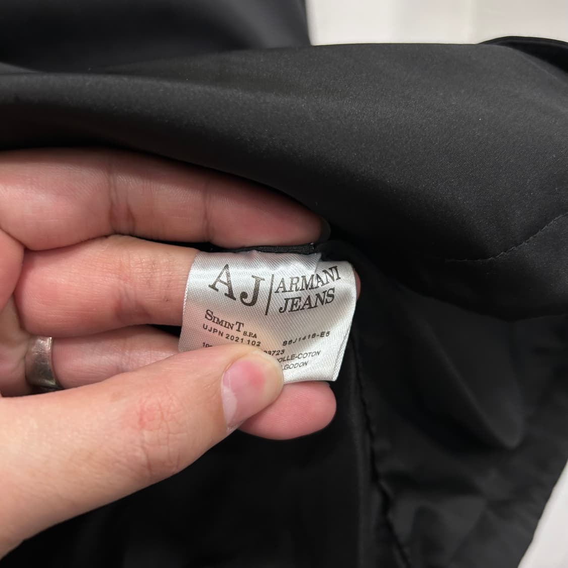 조르지오 아르마니 절개 포켓 하이넥 나일론 자켓 상품이미지5