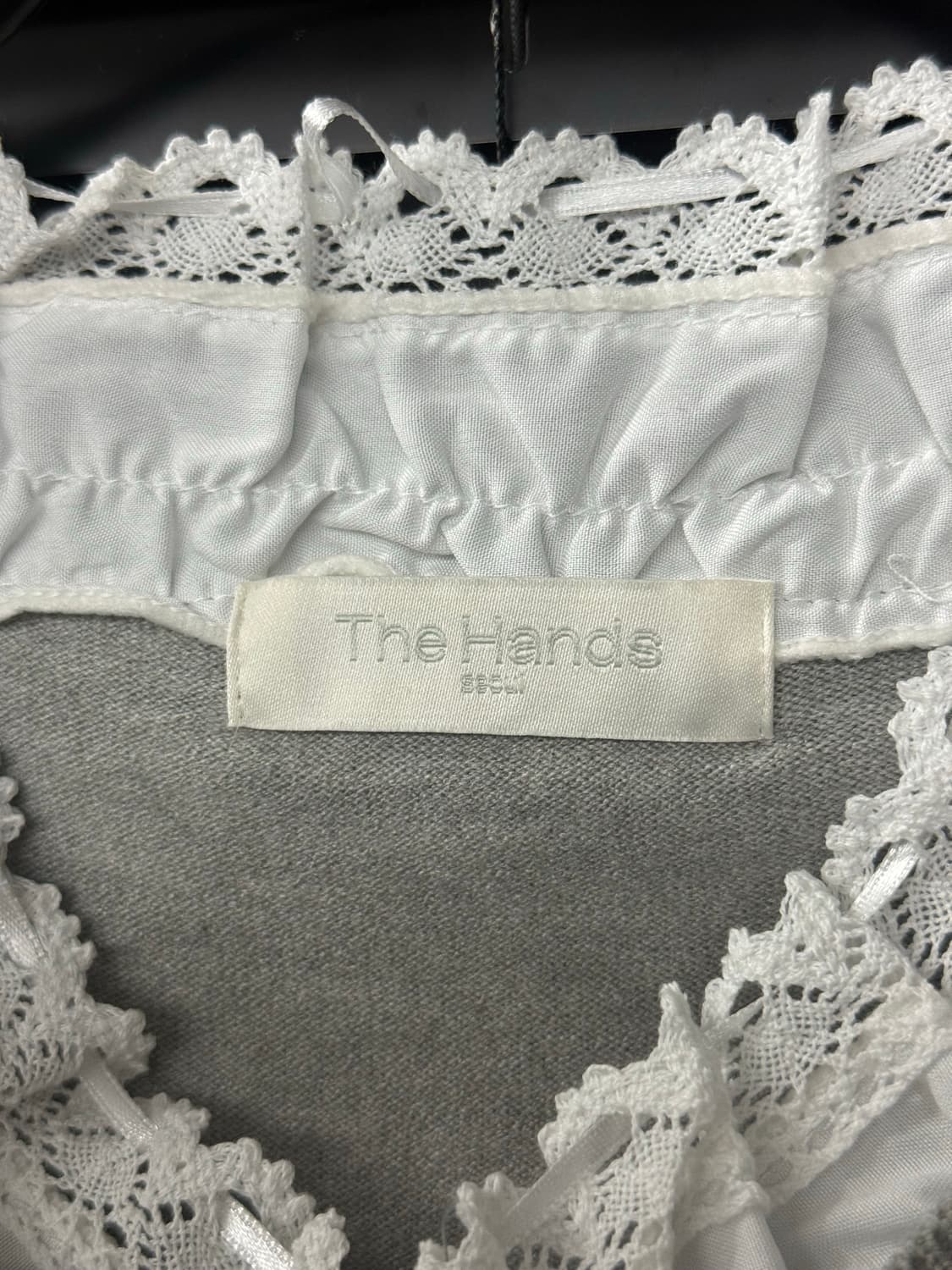 The Hands 브이넥 레이스 끈 니트 반팔 회색 그레이 크롭 골지 상품이미지6
