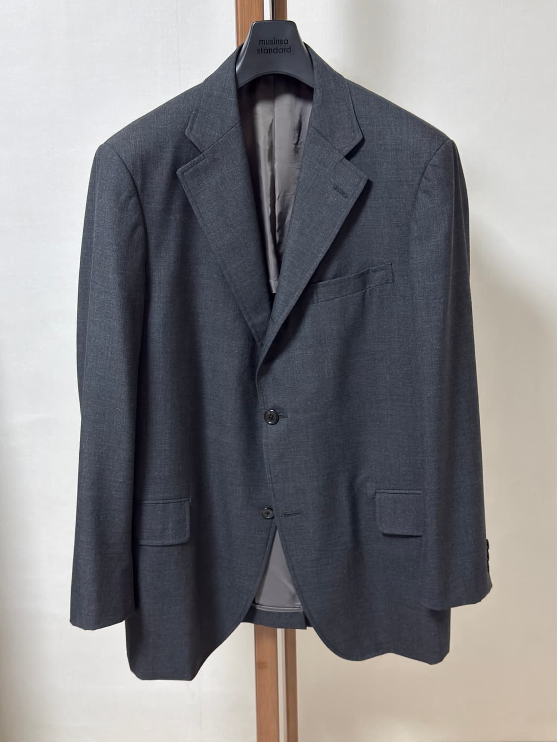 제이프레스 쓰리 버튼 자켓: 차콜 / AB7(100-105) 상품이미지1