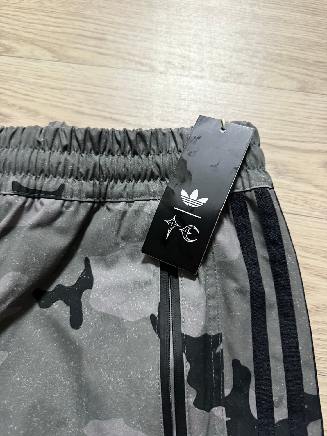 떠그클럽 x 아디다스 팬츠 상품이미지4