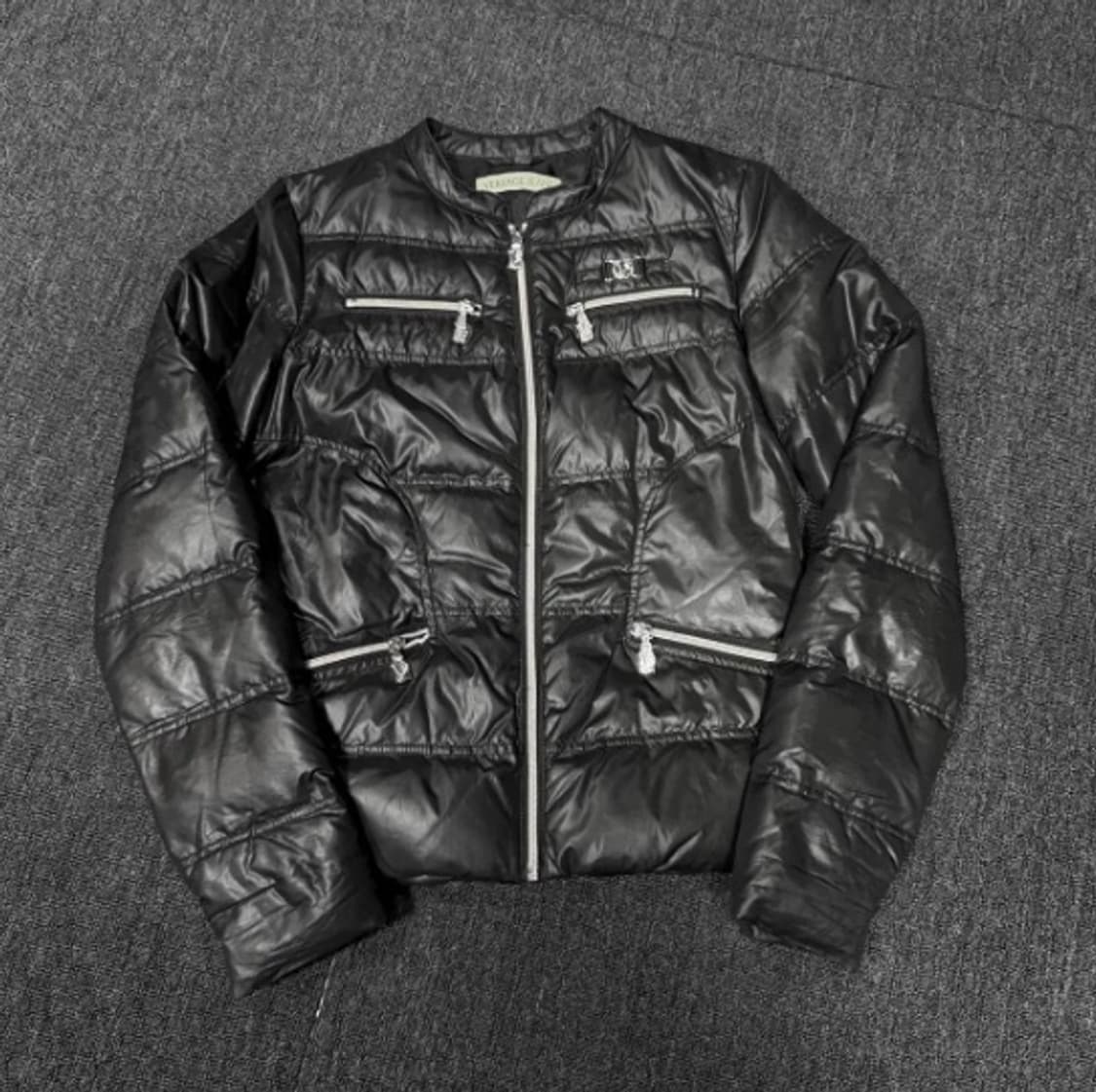 [정품] Versace 유광 레더 하이엔드 패딩 자켓 (Size M) 상품이미지1