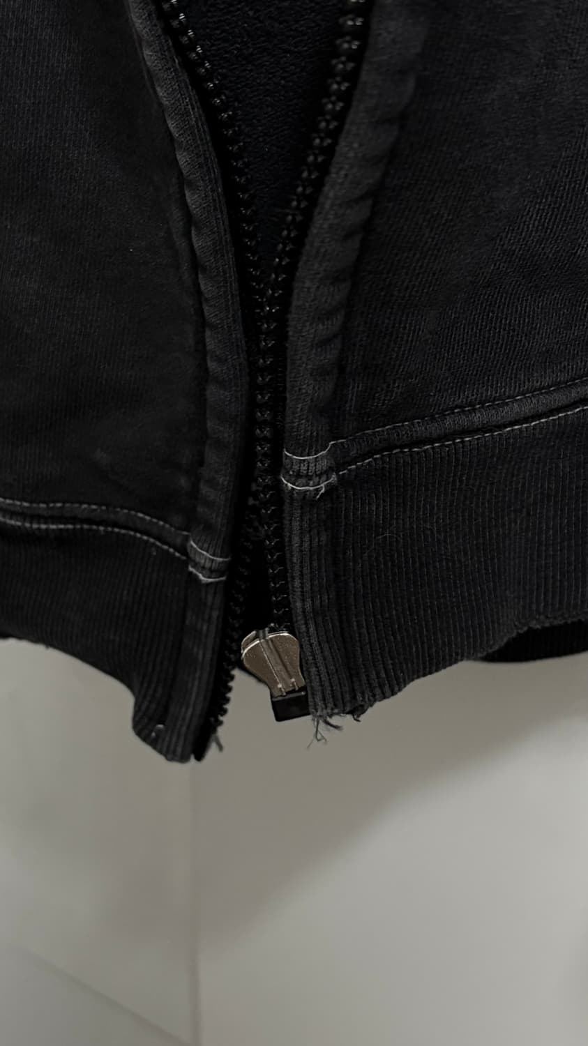 어나더유스 오버다이드 크롭 후드집업 블랙 2 상품이미지5