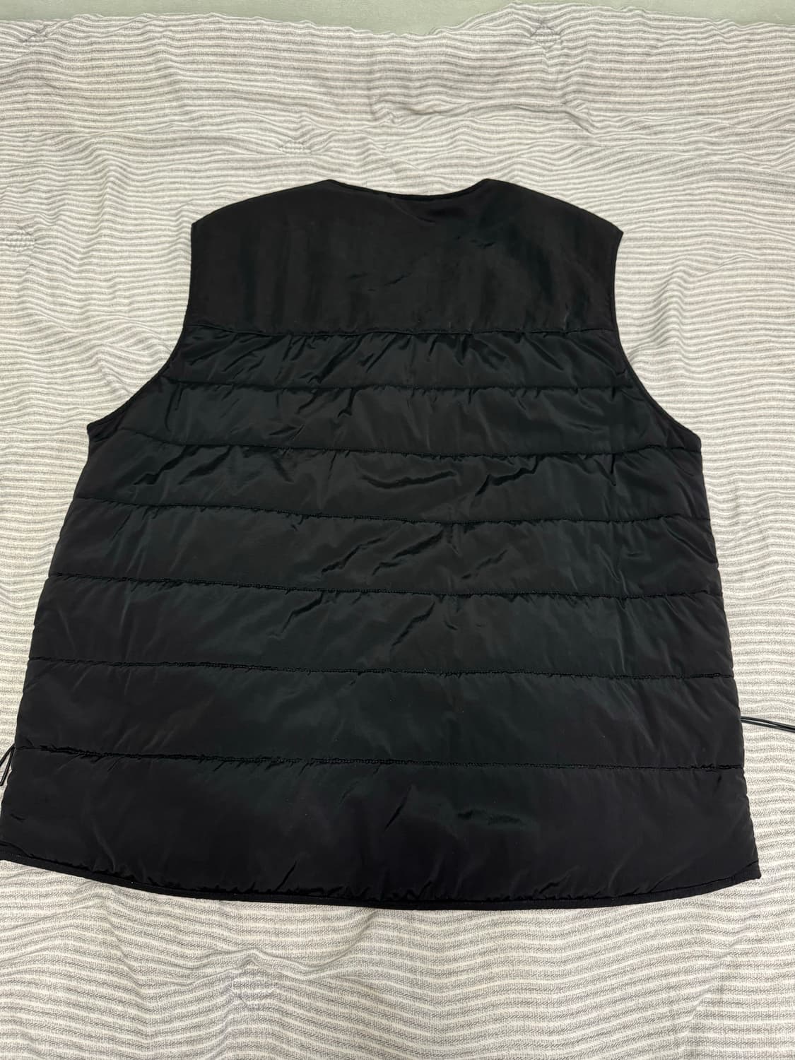 CP컴퍼니 블랙 경량패딩 조끼(XL) 상품이미지4