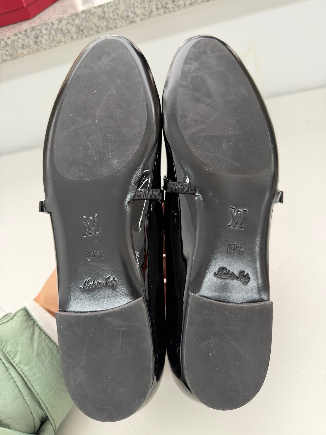 새제품) 루이비통 정품 에나멜 메리제인 플랫 슈즈 37.5 상품이미지10