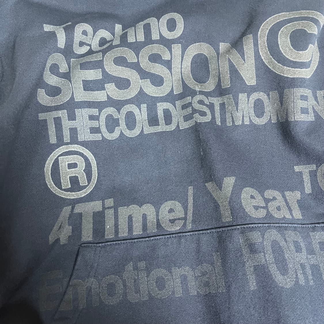 더콜디스트모먼트 후드티 네이비 techno hoodie (navy) 상품이미지5