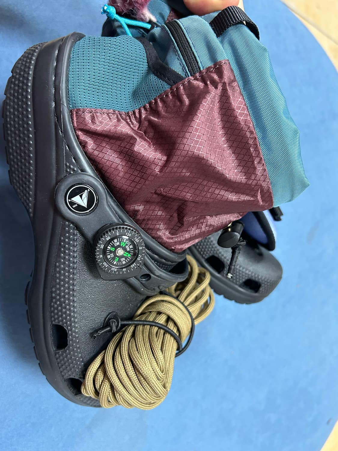 크록스 x 니콜 맥러플린 캠프사이트 클래식 클로그 블랙 상품이미지4