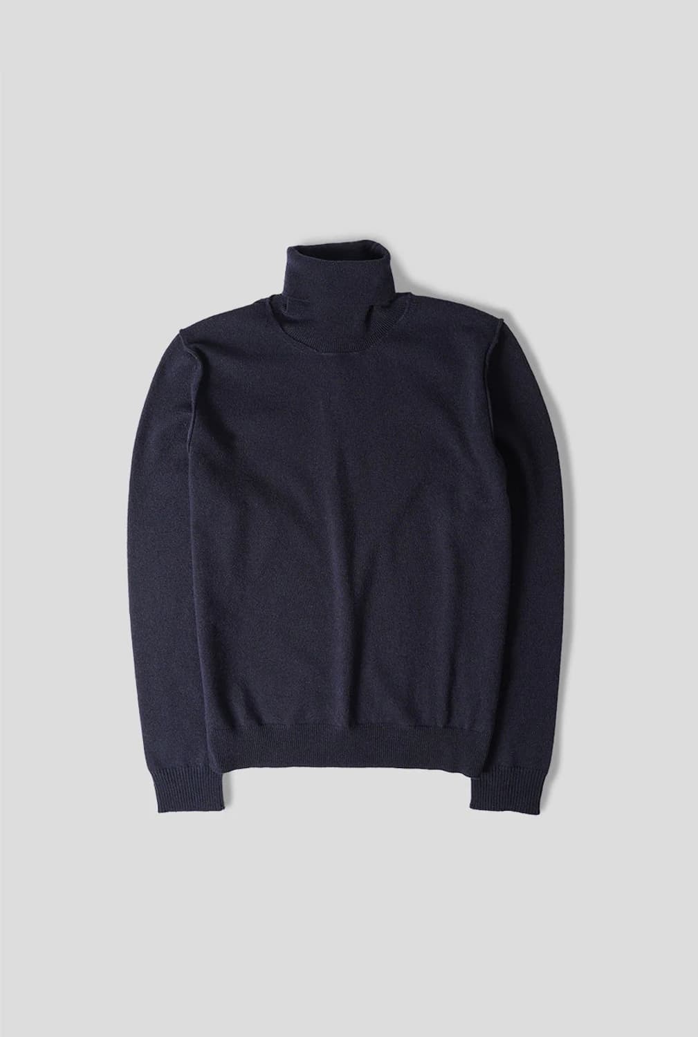 [L] 마르지엘라 캐시미어 터틀넥 니트 네이비 상품이미지4