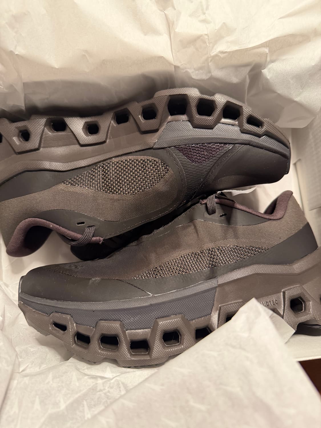 온파프 클라우드몬스터 쏜브라운 (235) 상품이미지1