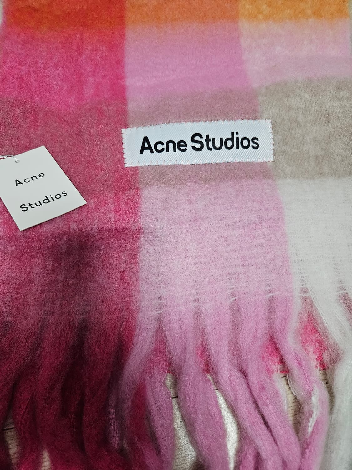 아크네 머플러 상품이미지1