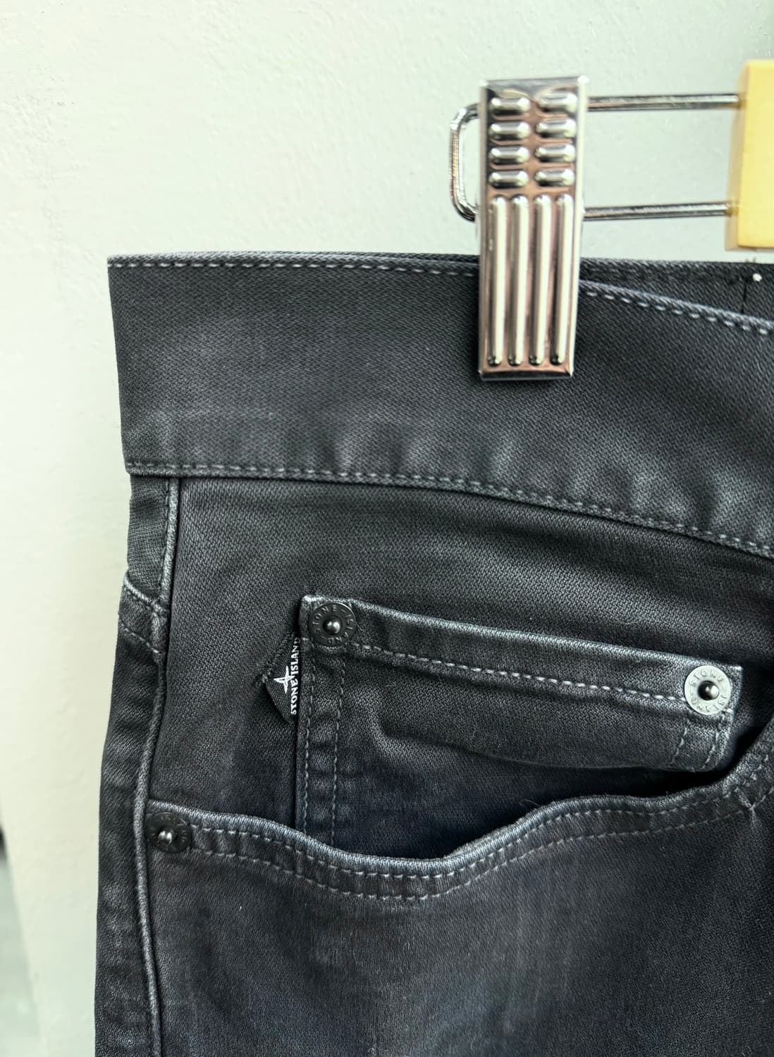 34~35/ 스톤아일랜드 백 와펜 패치 블랙 데님 팬츠 상품이미지5