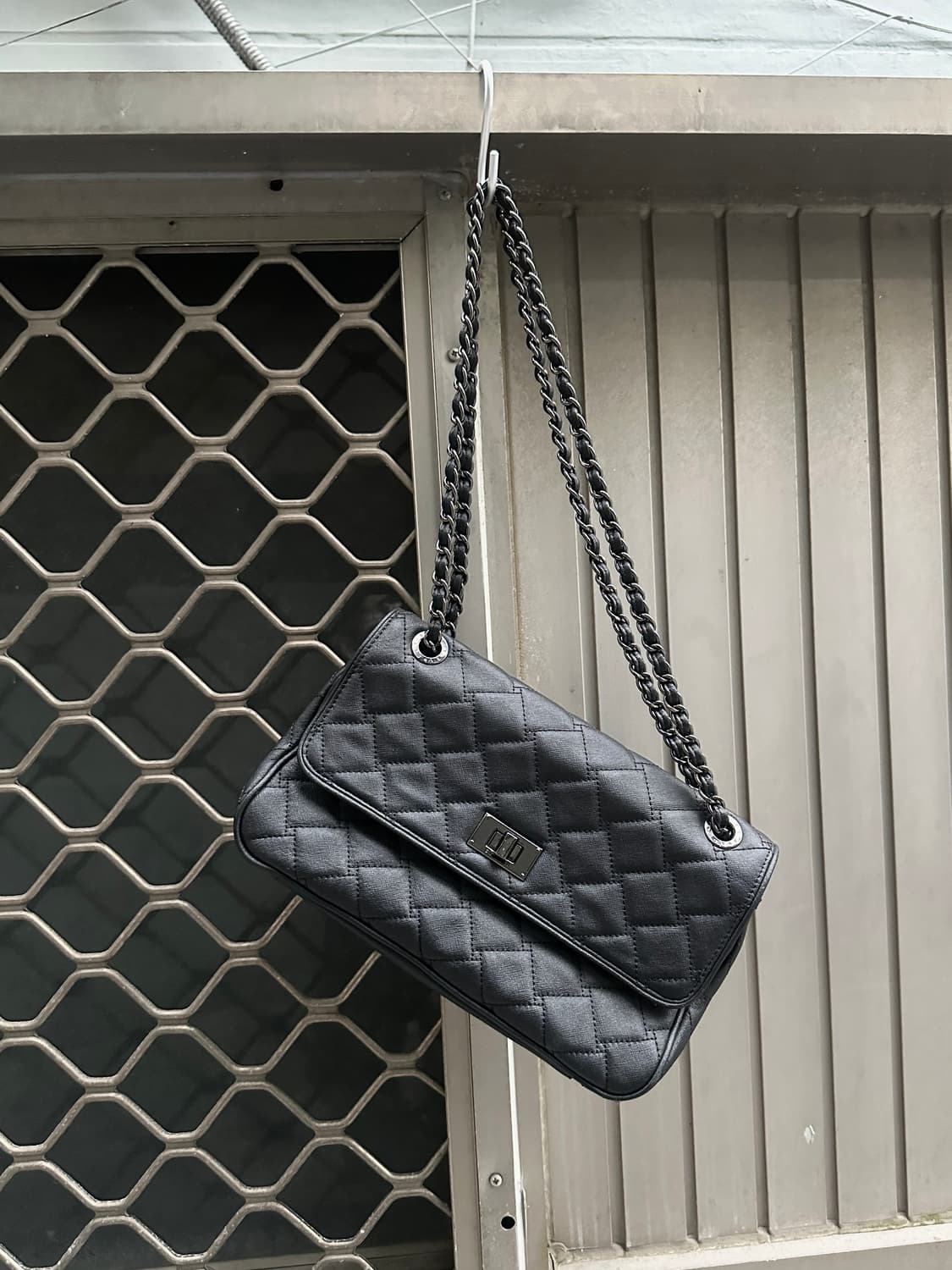 Sisley chain shoulder bag 상품이미지1
