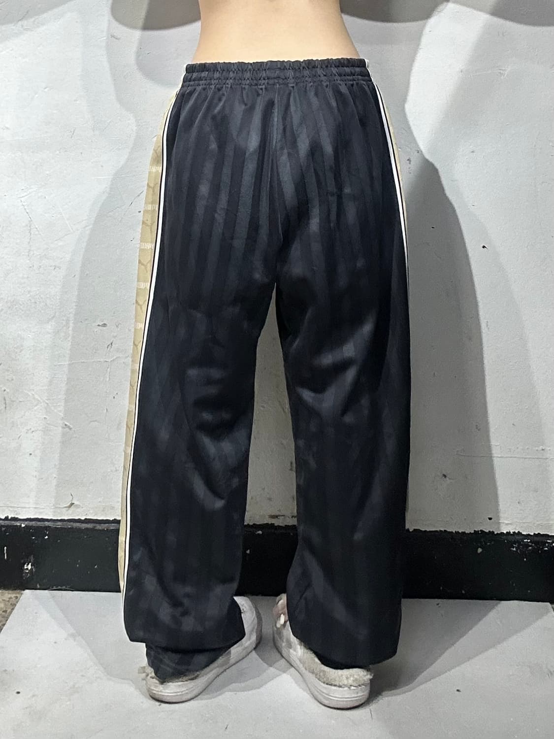 푸마 블랙 골드 사이드 라인 와이드 팬츠 M 상품이미지3