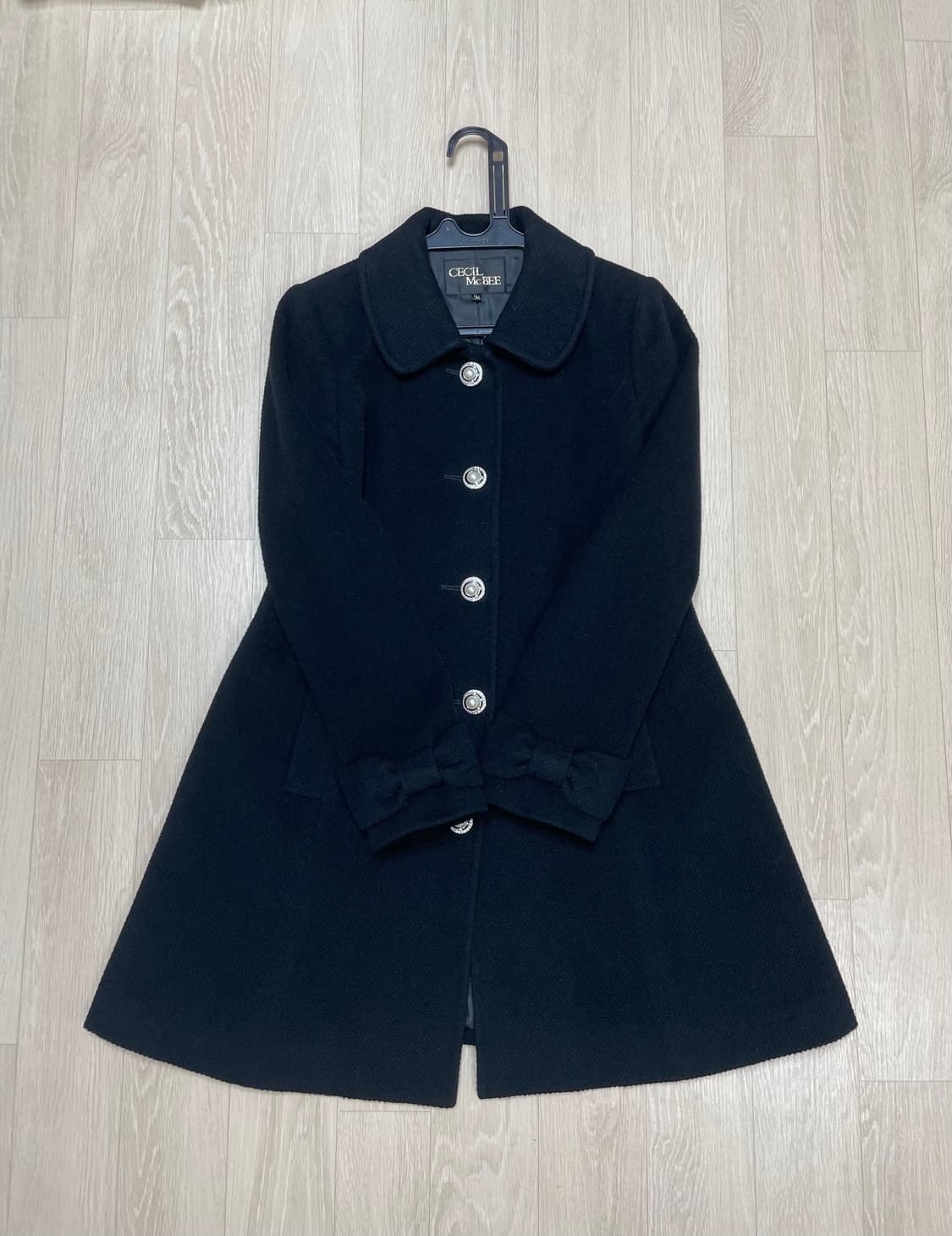 Cecil McBee 세실맥비 블랙 퍼 리본 코트 상품이미지3