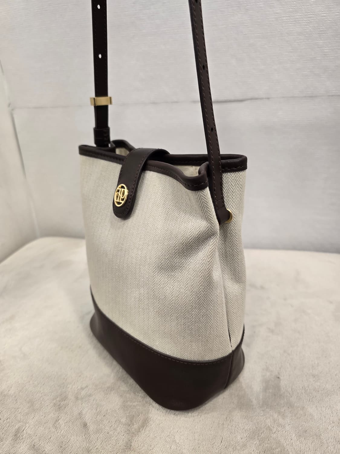 드파운드 타운백 아이보리 캔버스 숄더백 상품이미지4