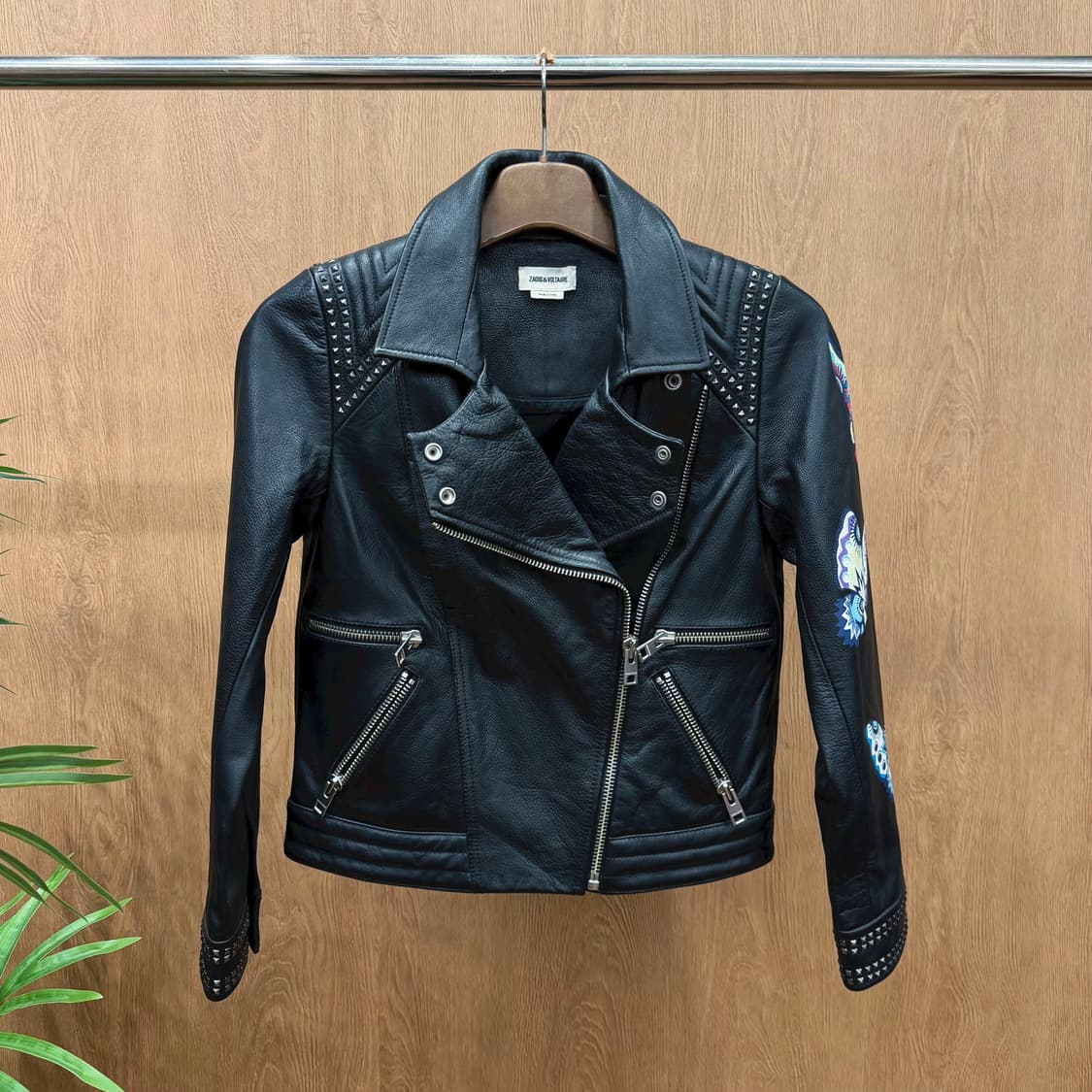 쟈딕 앤 볼테르 라이더 자켓 스터드 숄더 버터플라이 그래픽 프린팅 블랙 상품이미지1