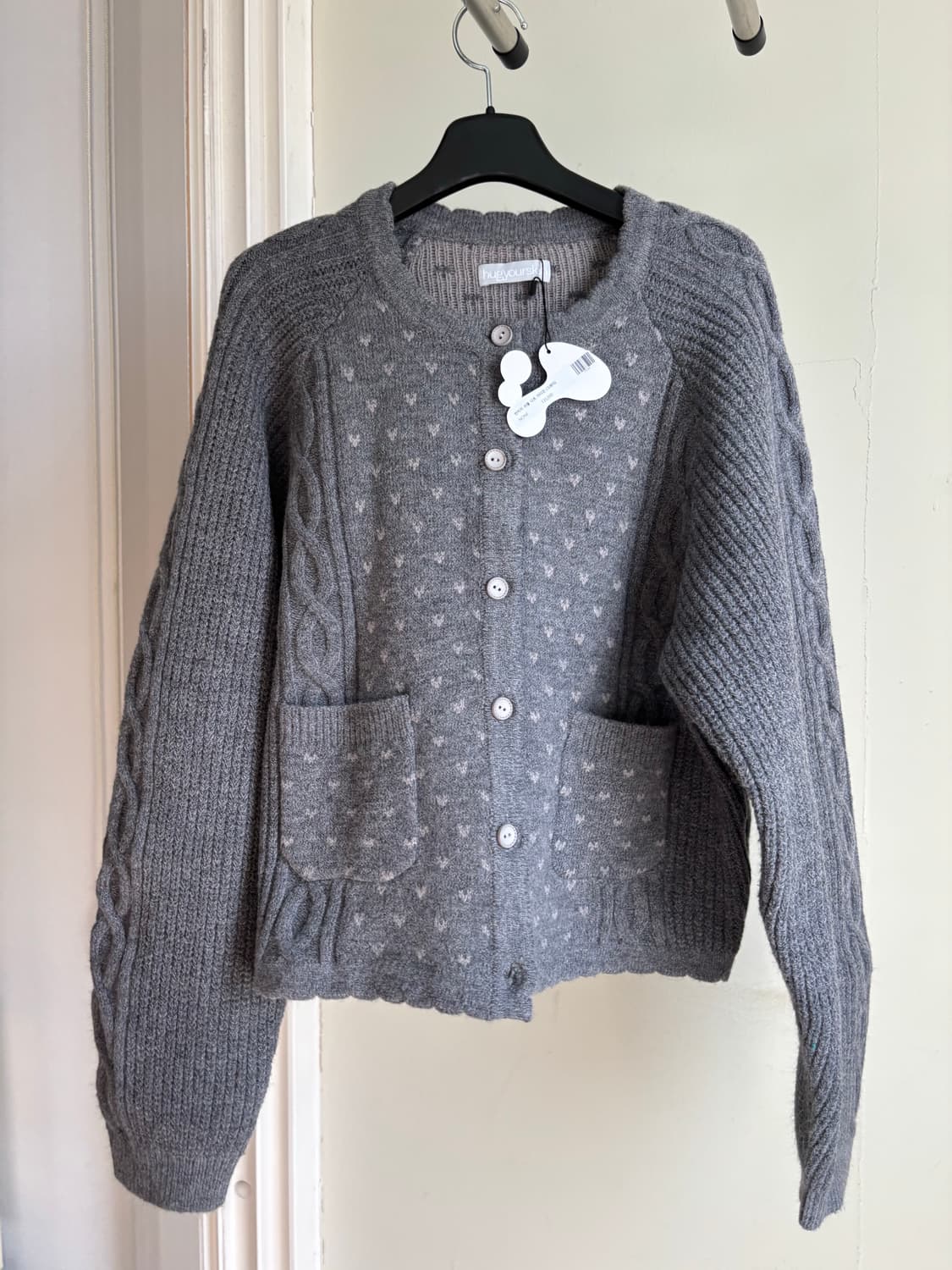 *새상품* 허그유어스킨 빈티지 러플 니트 가디건 / 구매가 135,000 상품이미지1