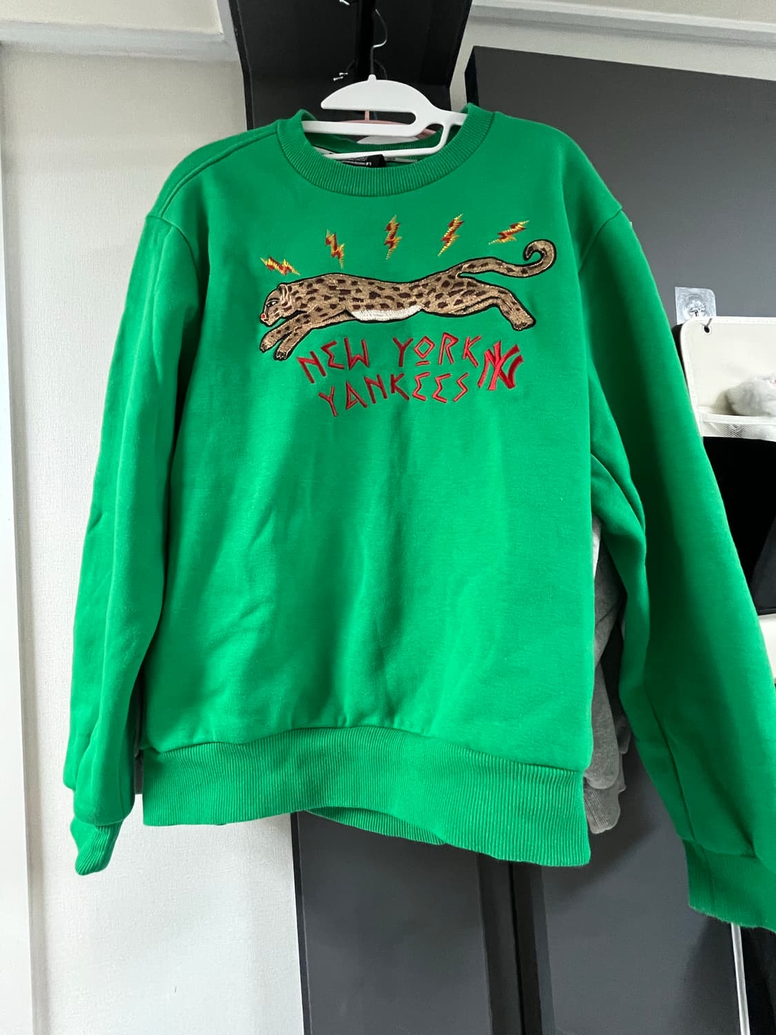 새상품) MLB 뉴욕 양키스 맨투맨 그린 상품이미지1