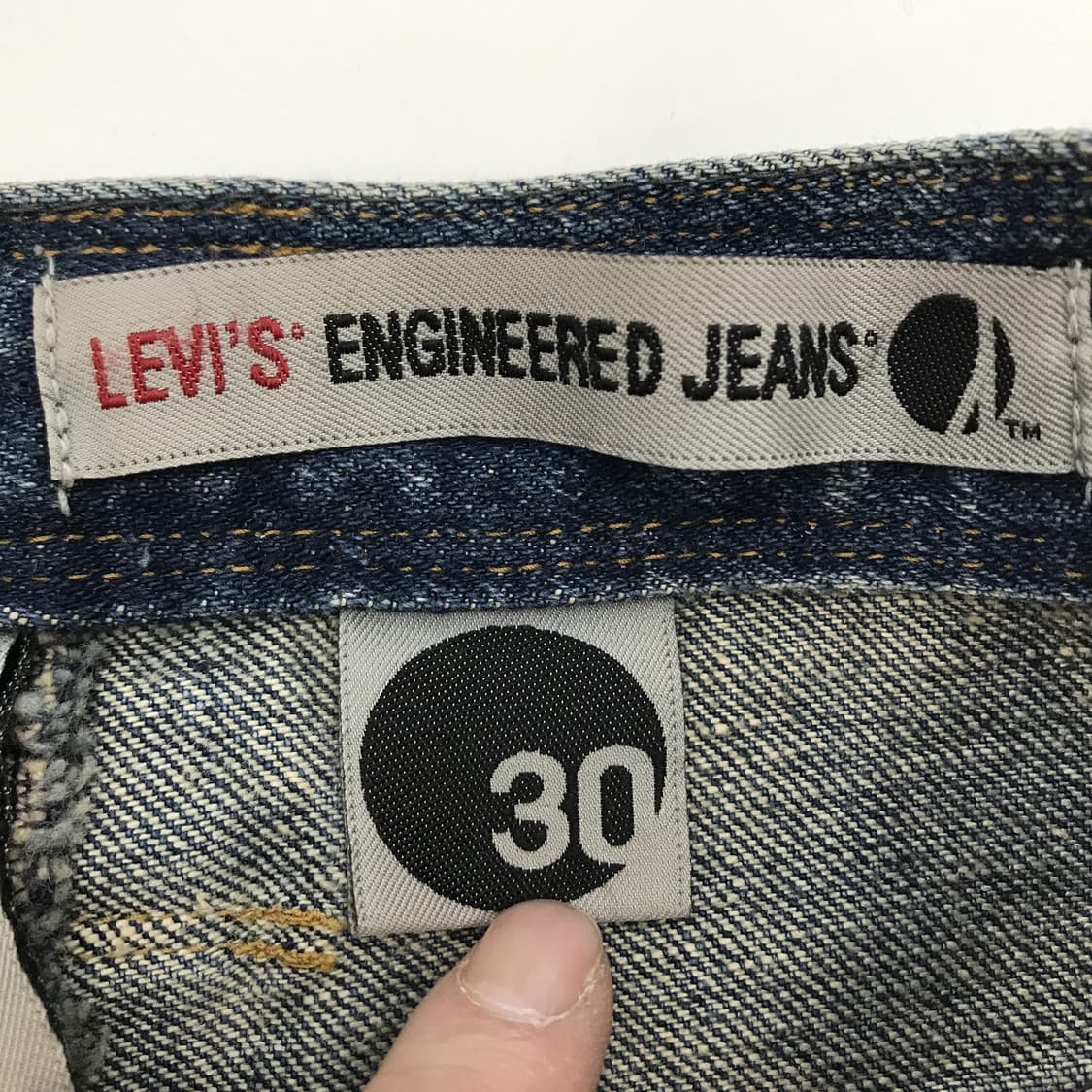 리바이스 엔지니어드 해골자수 데님진 [30인치] 상품이미지6