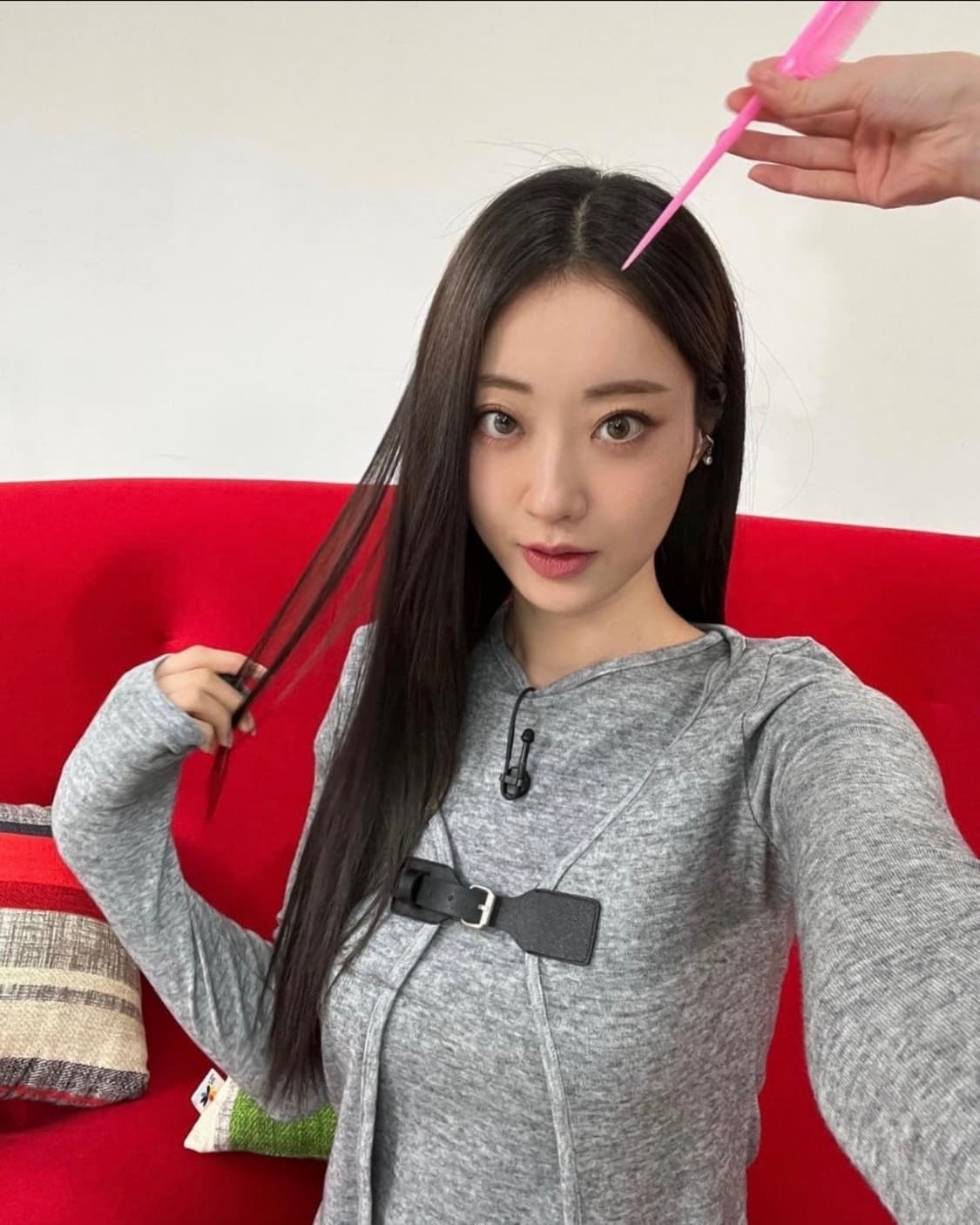 (경리 착용) 폴리수엠 앙고라 버클 가디건 세트 차콜 상품이미지4