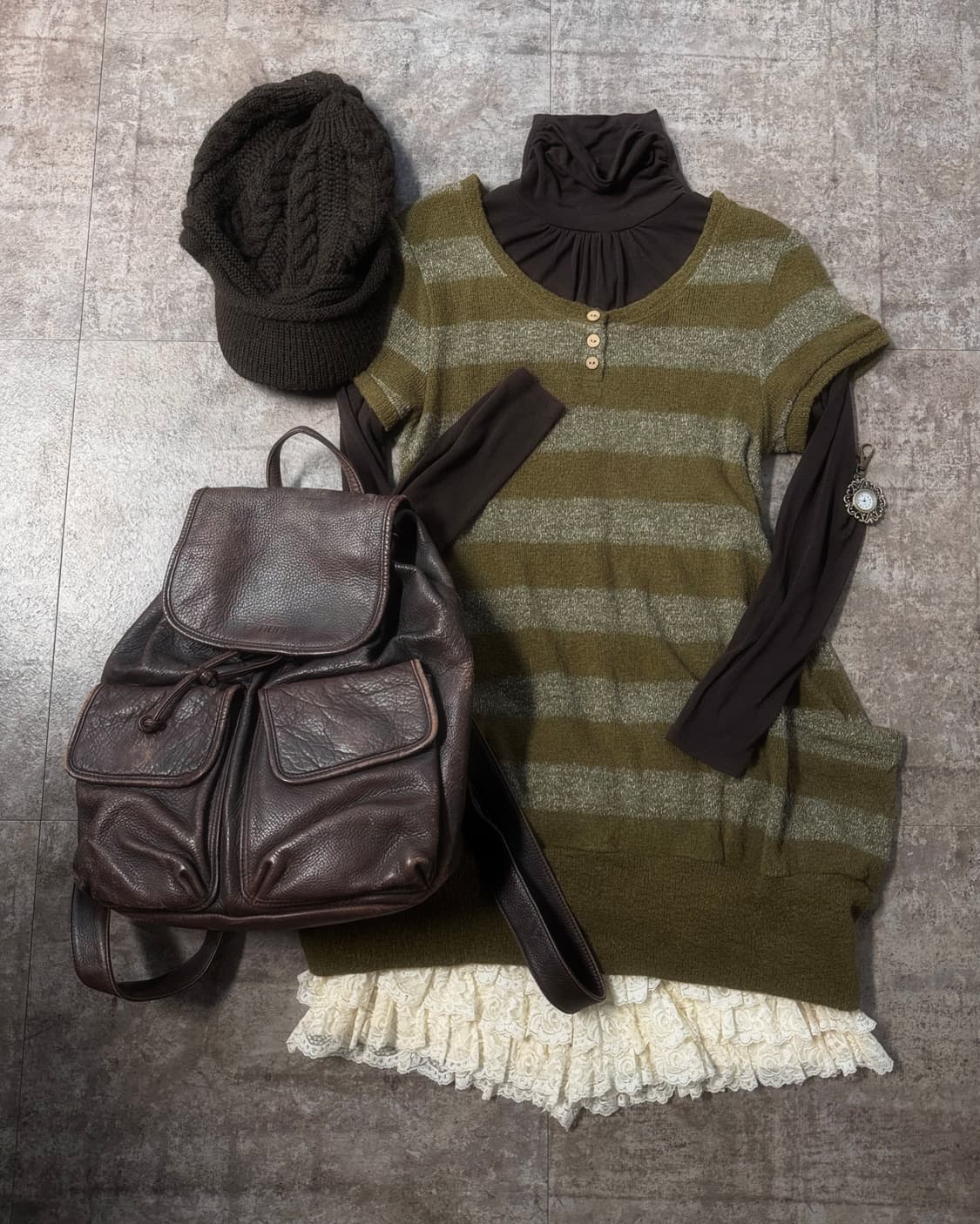 버튼 스트라이프 패턴 포켓 니트 원피스 상품이미지1