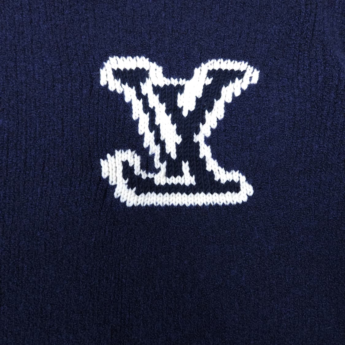 루이비통 인따르시아 크루넥 M 상품이미지6