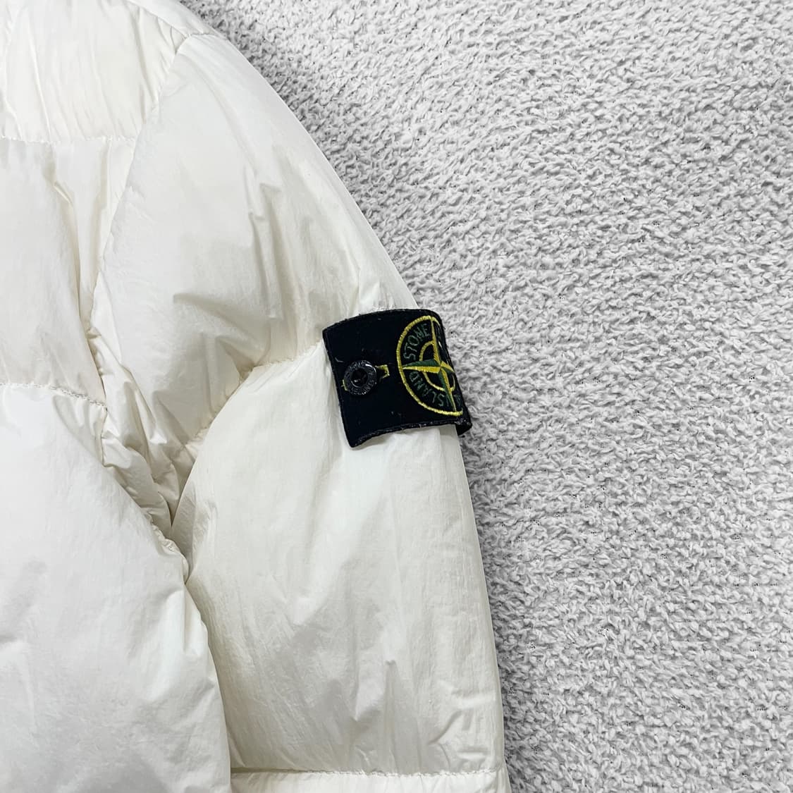 스톤아일랜드 18fw 크링클랩스 다운 패딩 크림 화이트 상품이미지3