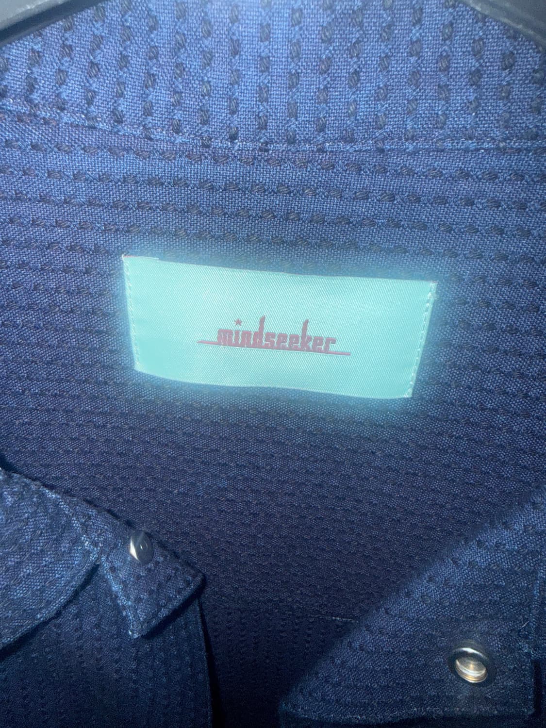 마인드시커 마네 사시코 그래픽 셔츠 상품이미지3