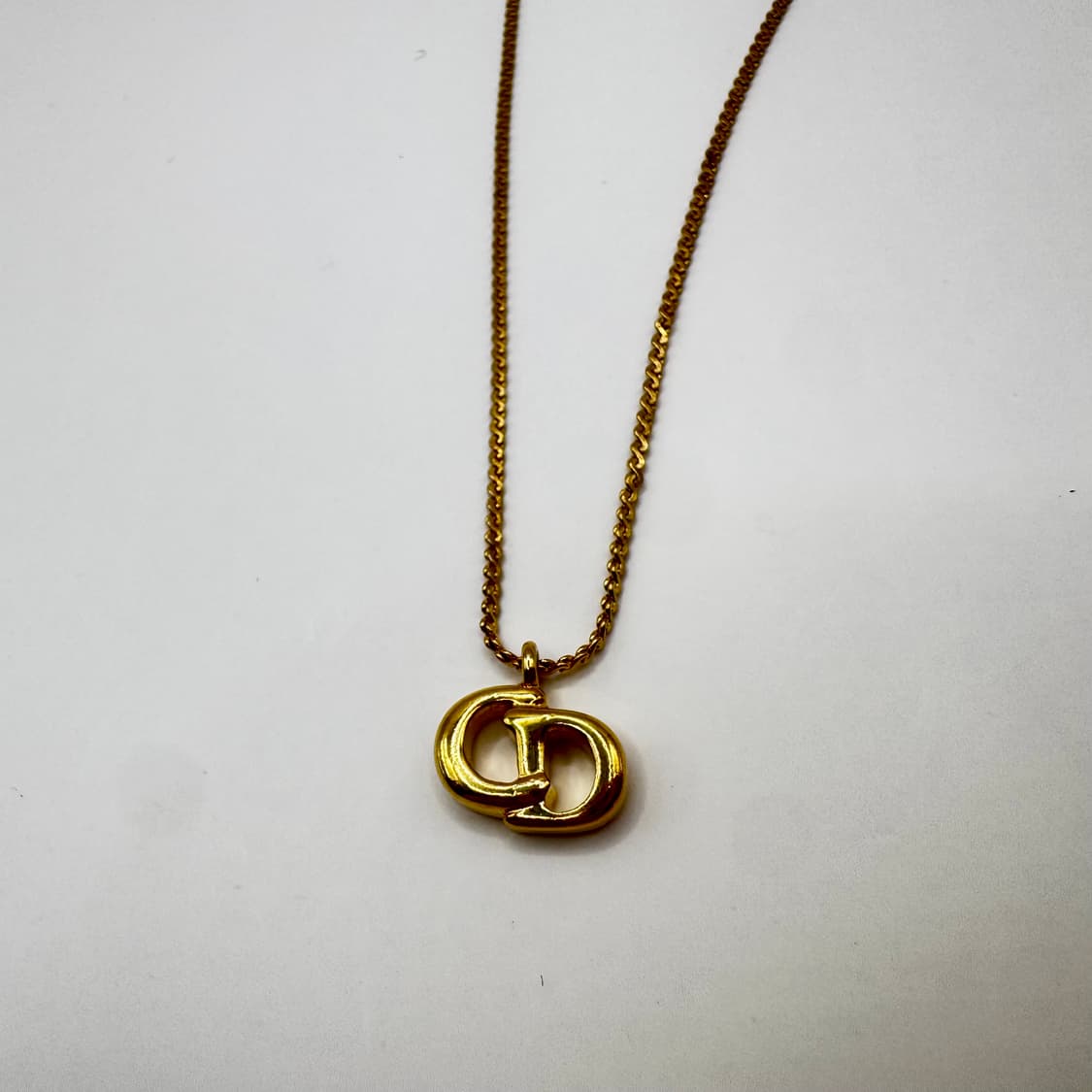 디올 CD 로고 미니멀 골드톤 목걸이 상품이미지1