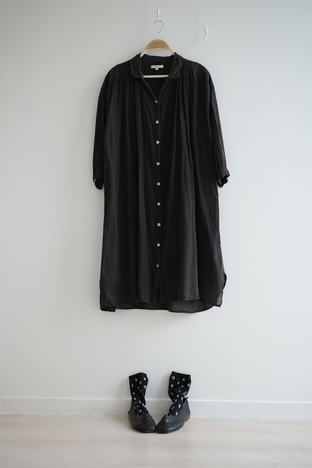 studio CLIP
• 블랙 아사 코튼 셔츠 롱 원피스 상품이미지10