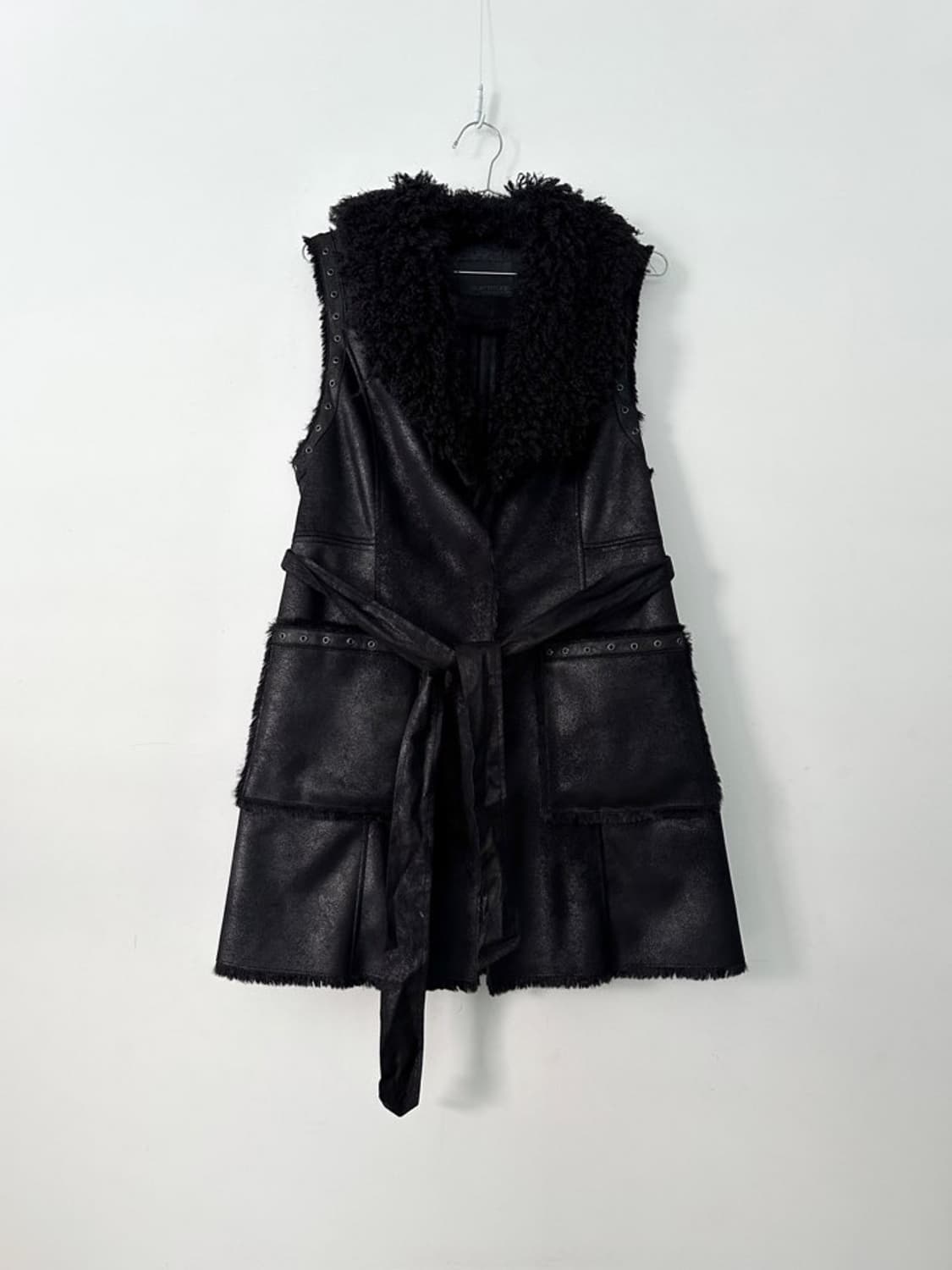 Attitude teddy stud layered vest / black 상품이미지2