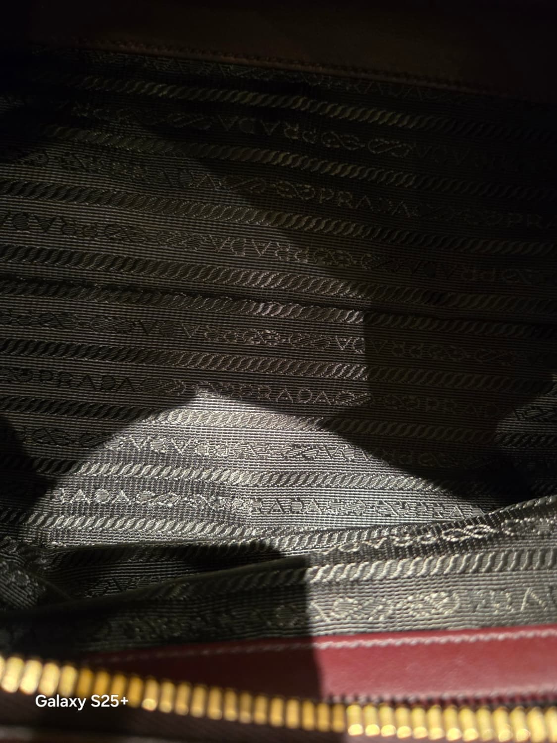 프라다 투톤 가방 숄더 스트랩 포함 (볼링백) 상품이미지5