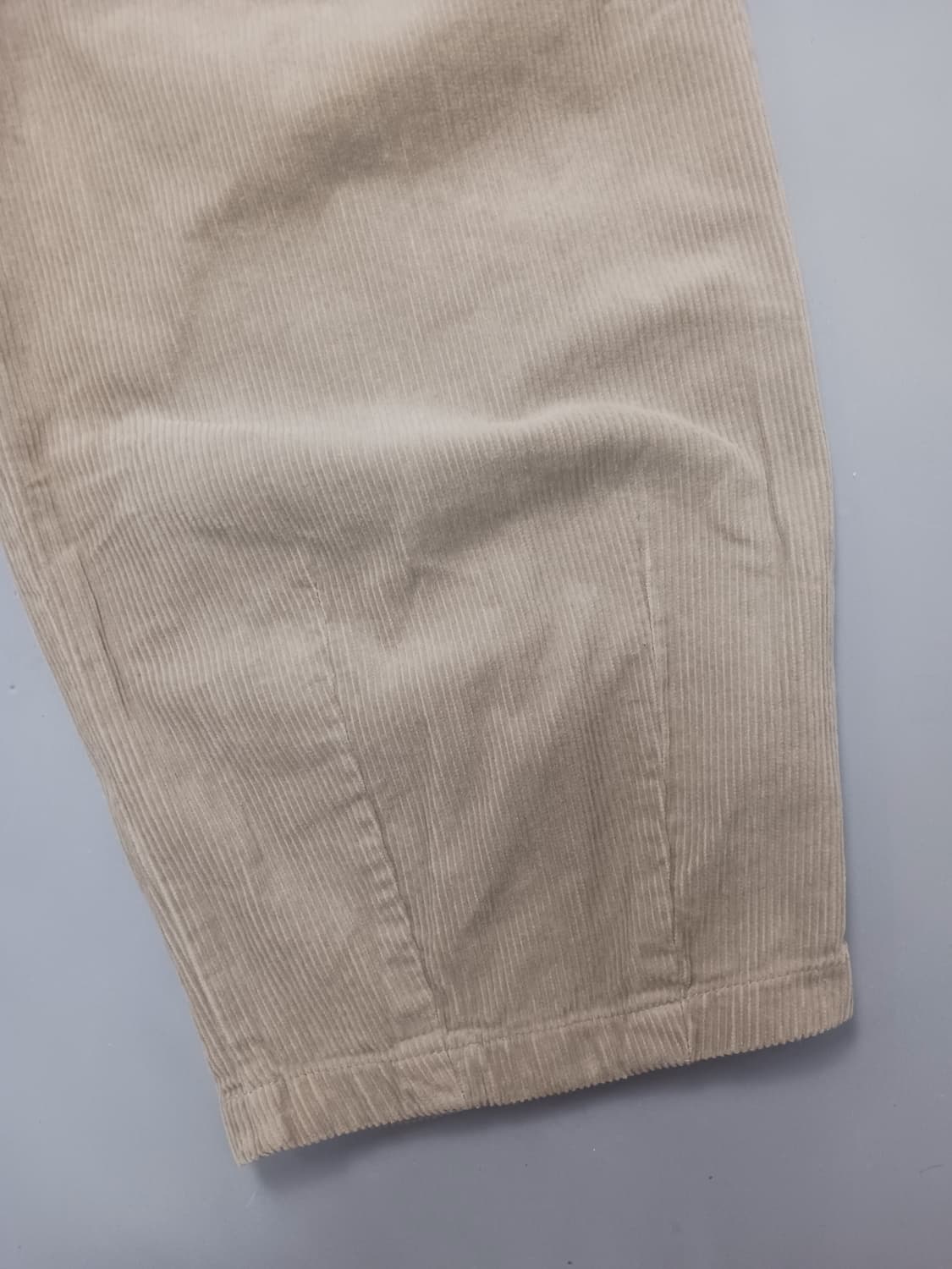 [36] 무신사 스탠다드 코듀로이 와이드 벌룬 팬츠 베이지 상품이미지5