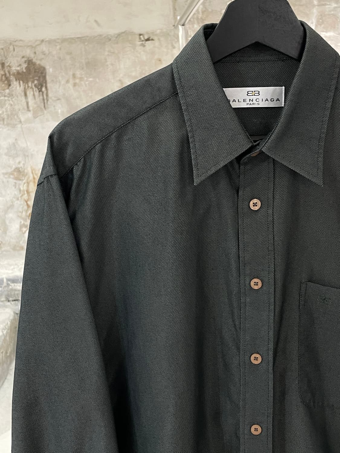 발렌시아가 카키 싱글 포켓 카라 셔츠 상품이미지2