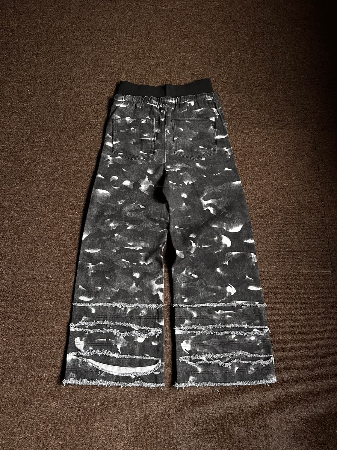 RHNDE 카모 새깅 리프드 플레어 진 상품이미지9