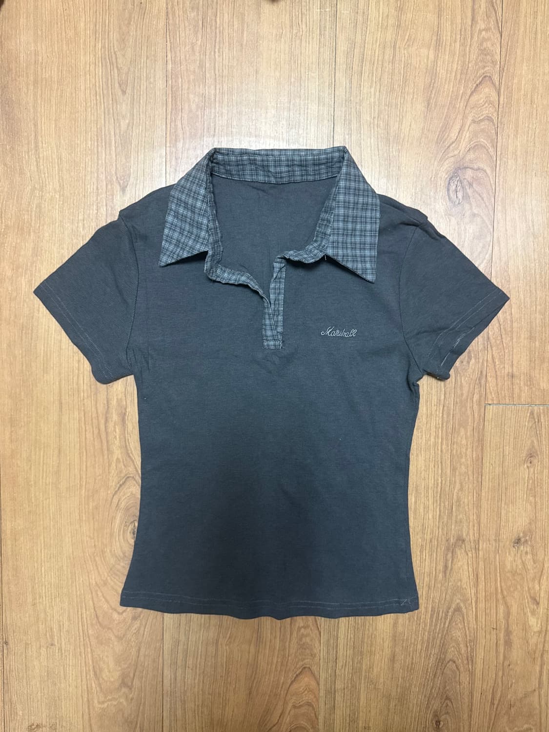 체크카라 티셔츠 차콜 상품이미지1