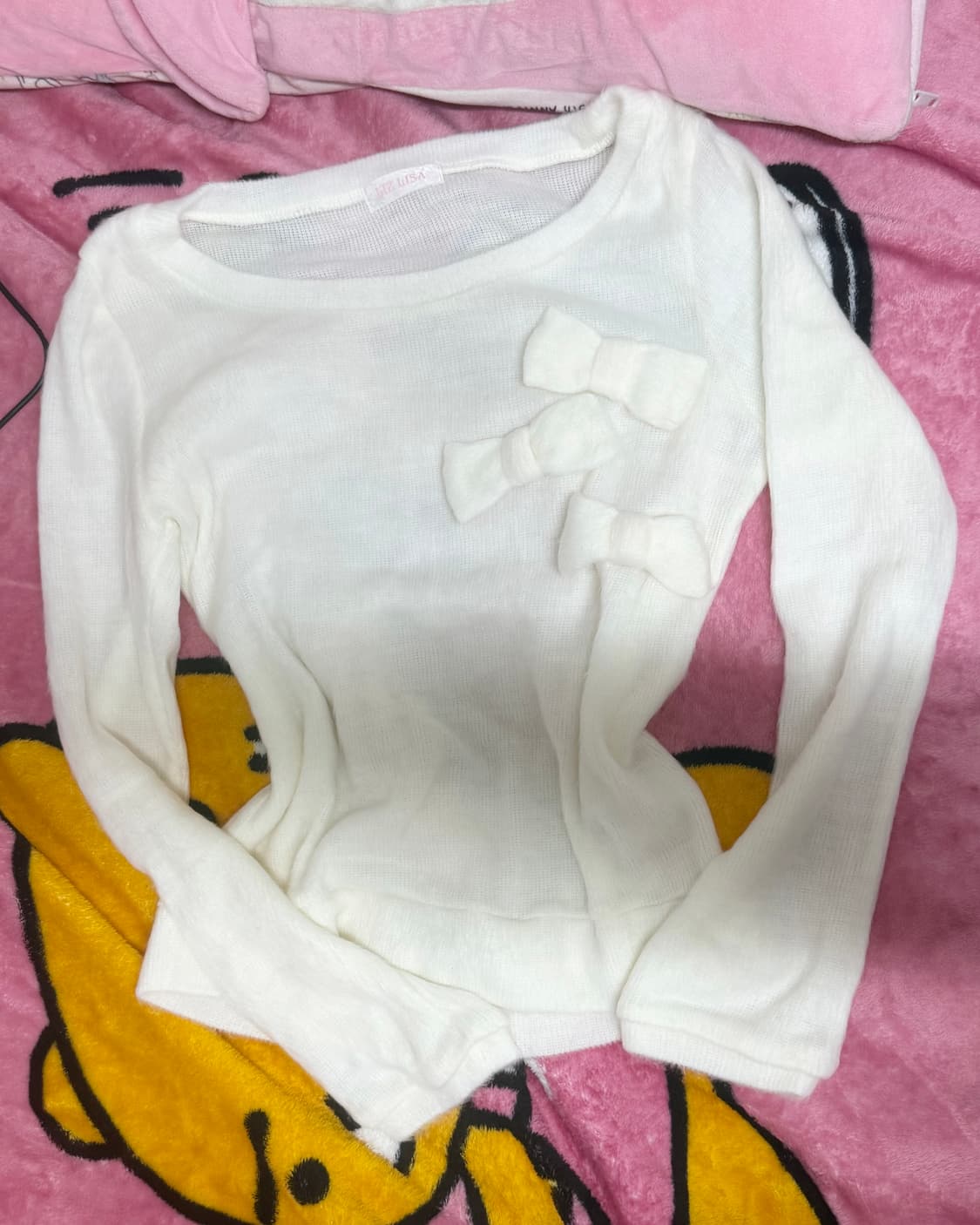 리즈리사 크림화이트 3리본 핀터깔 니트 엑시즈팜 라떼갸루 히메갸루 상품이미지1