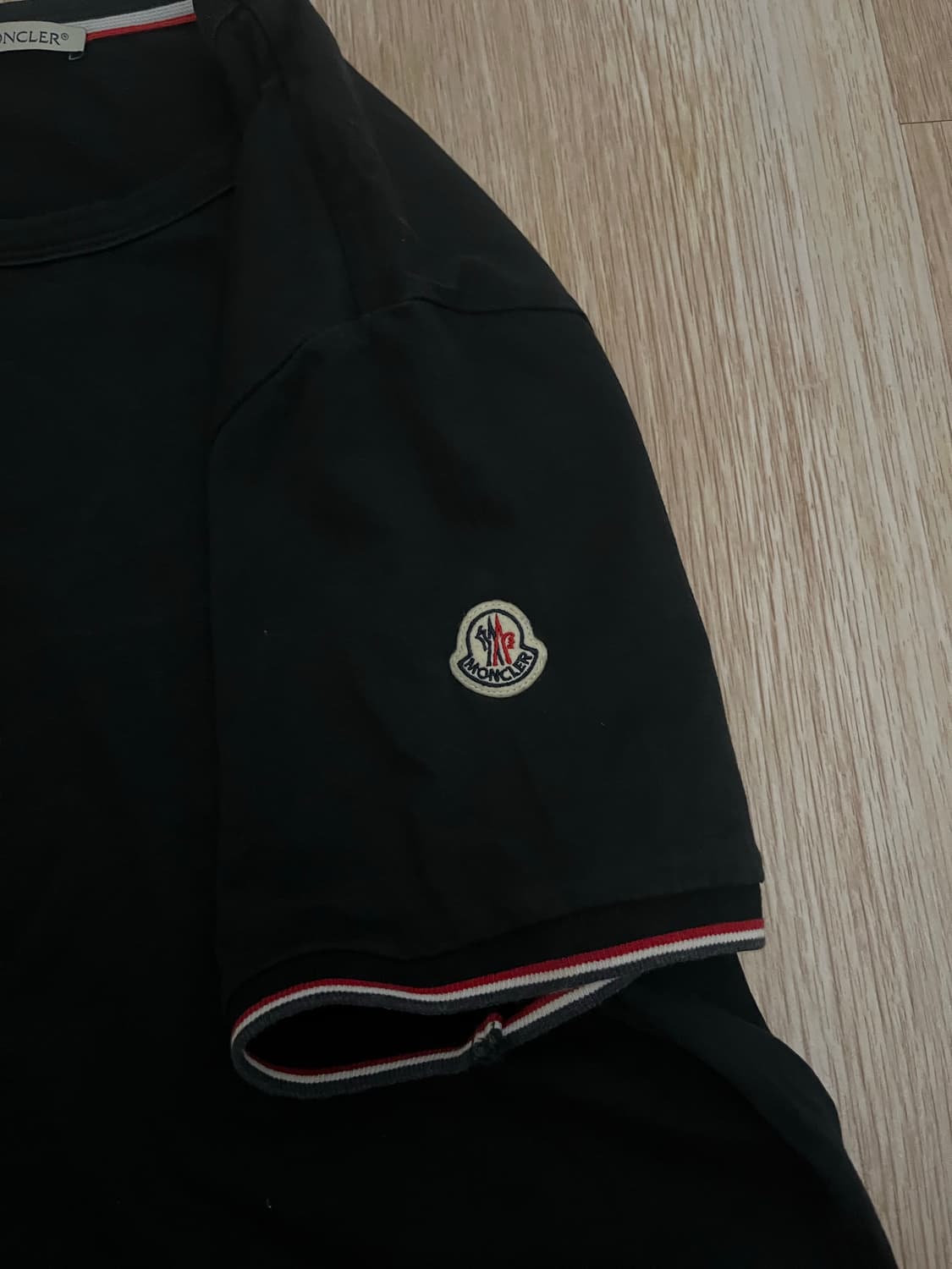 몽클레어 슬림핏 반팔 상품이미지2