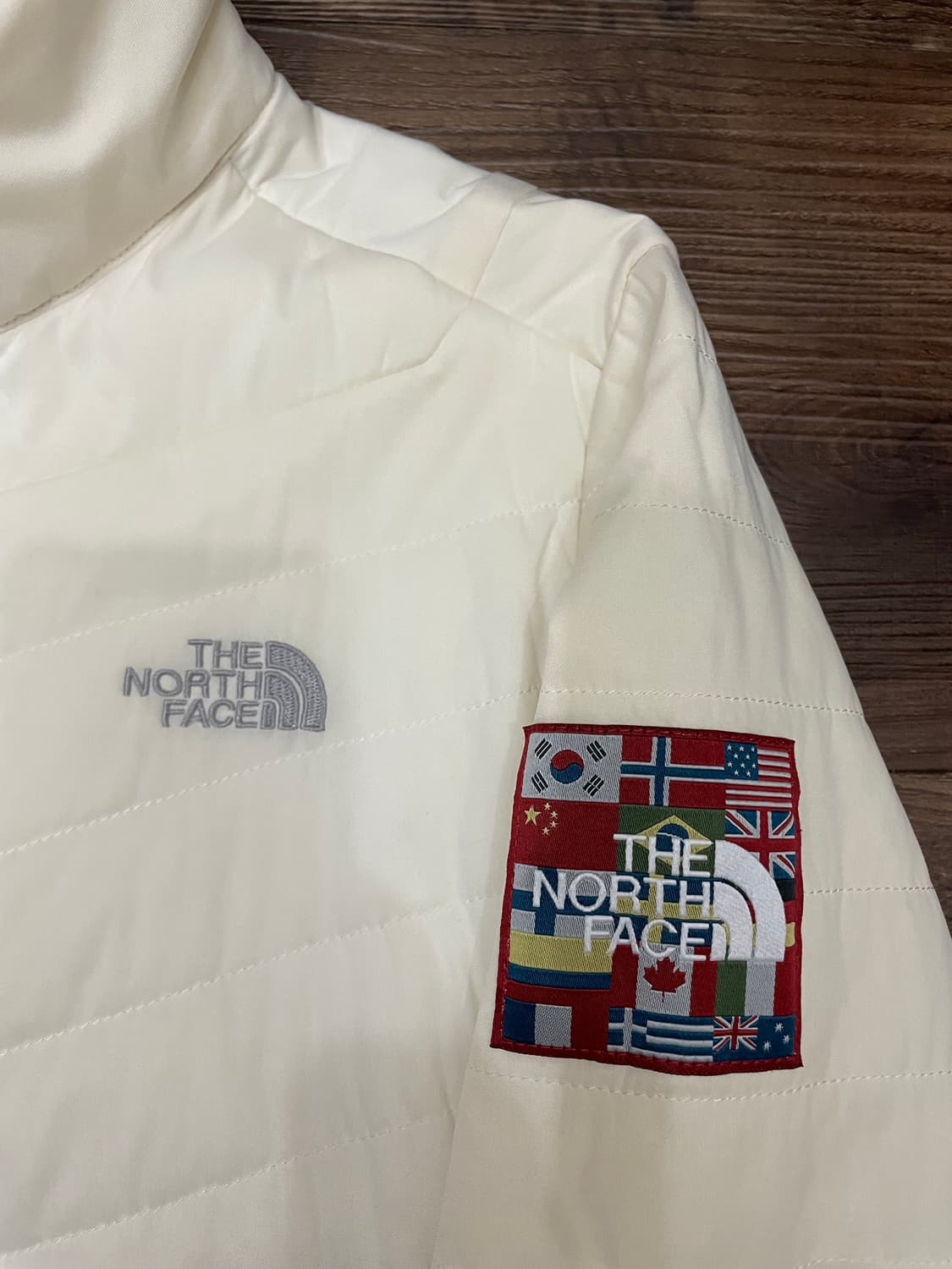 노스페이스 평창 올림픽 브이모션 패딩 자켓 상품이미지6