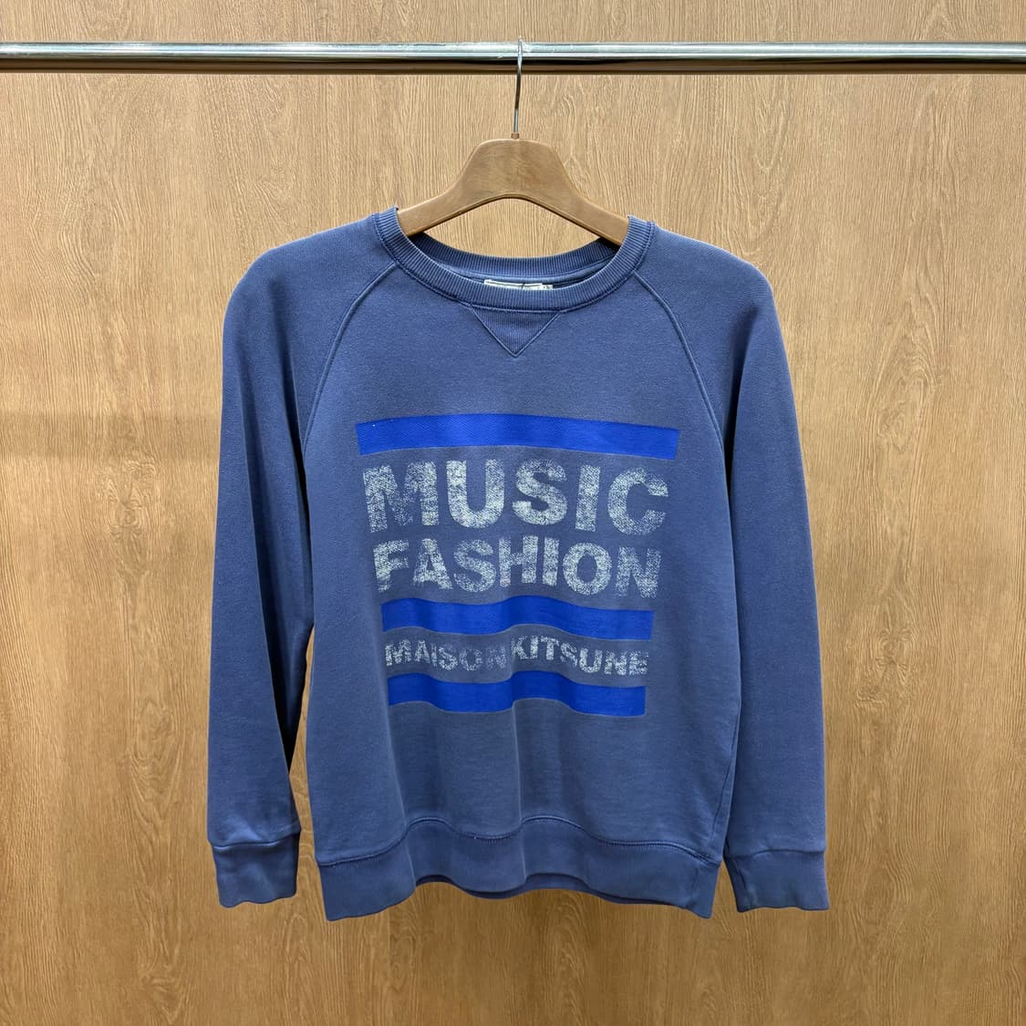 메종키츠네 코튼 긴팔 맨투맨 빅 레터링 그래픽 프린트 리브 디테일 블루 상품이미지2