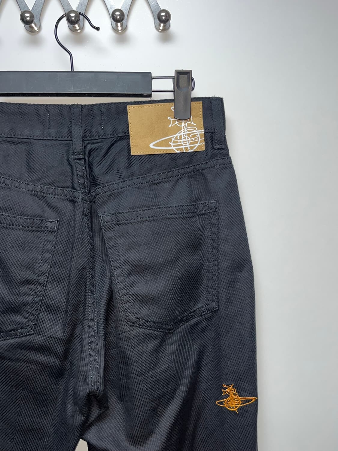 비비안 웨스트우드 블랙진 상품이미지3