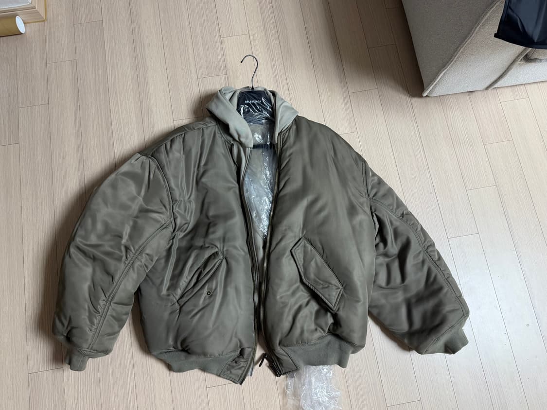 발렌시아가 오버사이즈 후디 봄버  상품이미지3