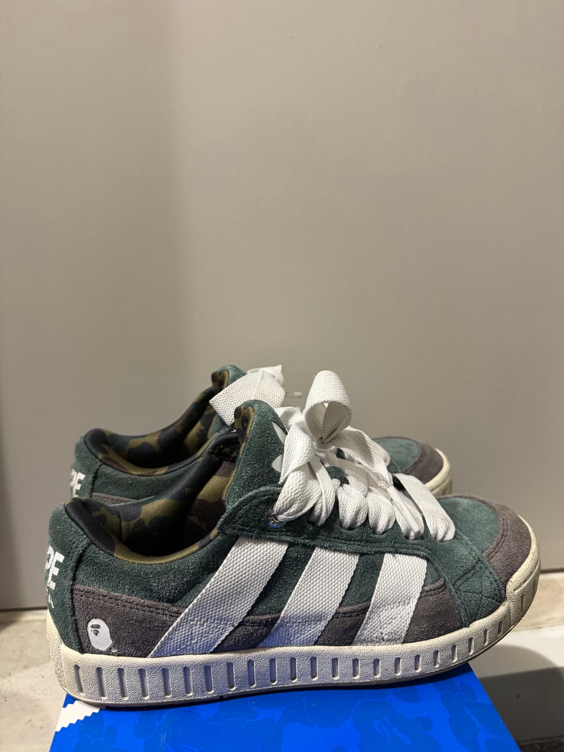 아디다스 베이프 로우수트 쉐도우 그린 클라우드 화이트 상품이미지3