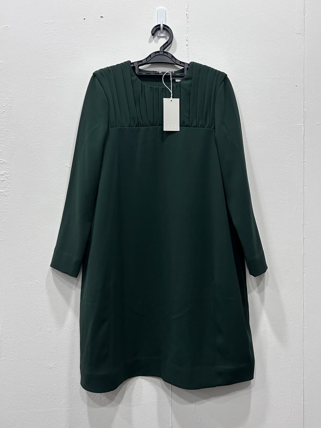 새상품 COS 코스 루즈핏 셔링 원피스 32사이즈 (44) 다크그린 상품이미지2