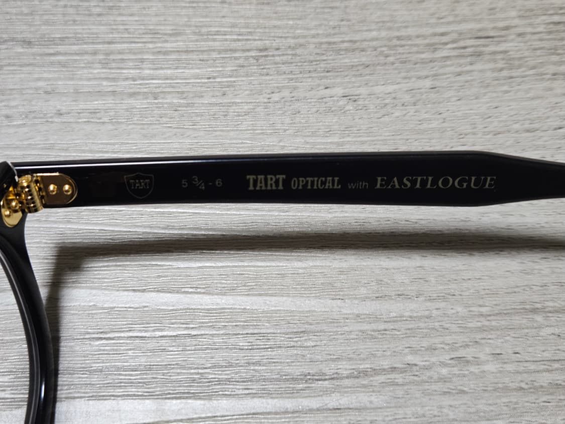 타르트옵티컬 × 이스트로그 블랙 골드 46 사이즈 판매 합니다. 상품이미지4